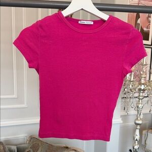 Bershka Fuchsia Short Sleeve Tee size small
